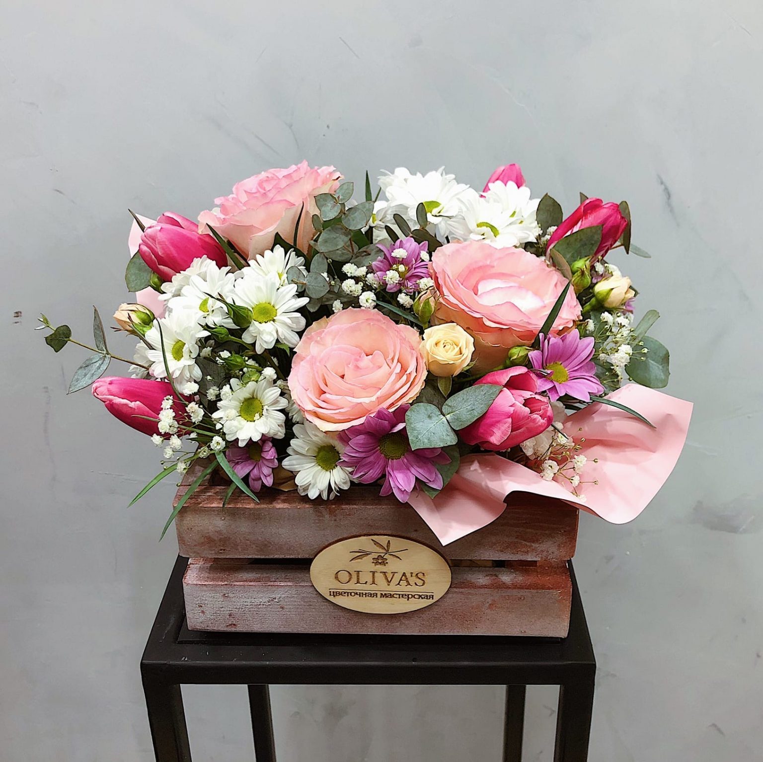 Цветы в деревянных ящиках - Доставка цветов Феодосия - Цветы Oliva's