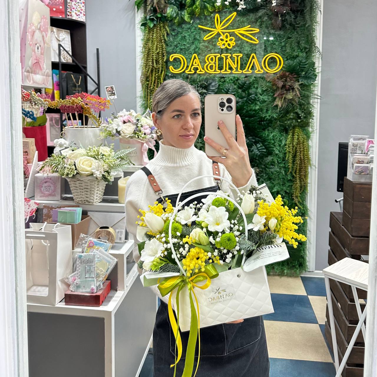 Весенняя сумочка цветов