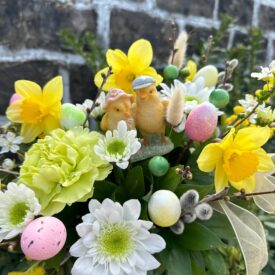 Пасхальная композиция с цыплятами