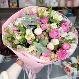 букет кустовых роз